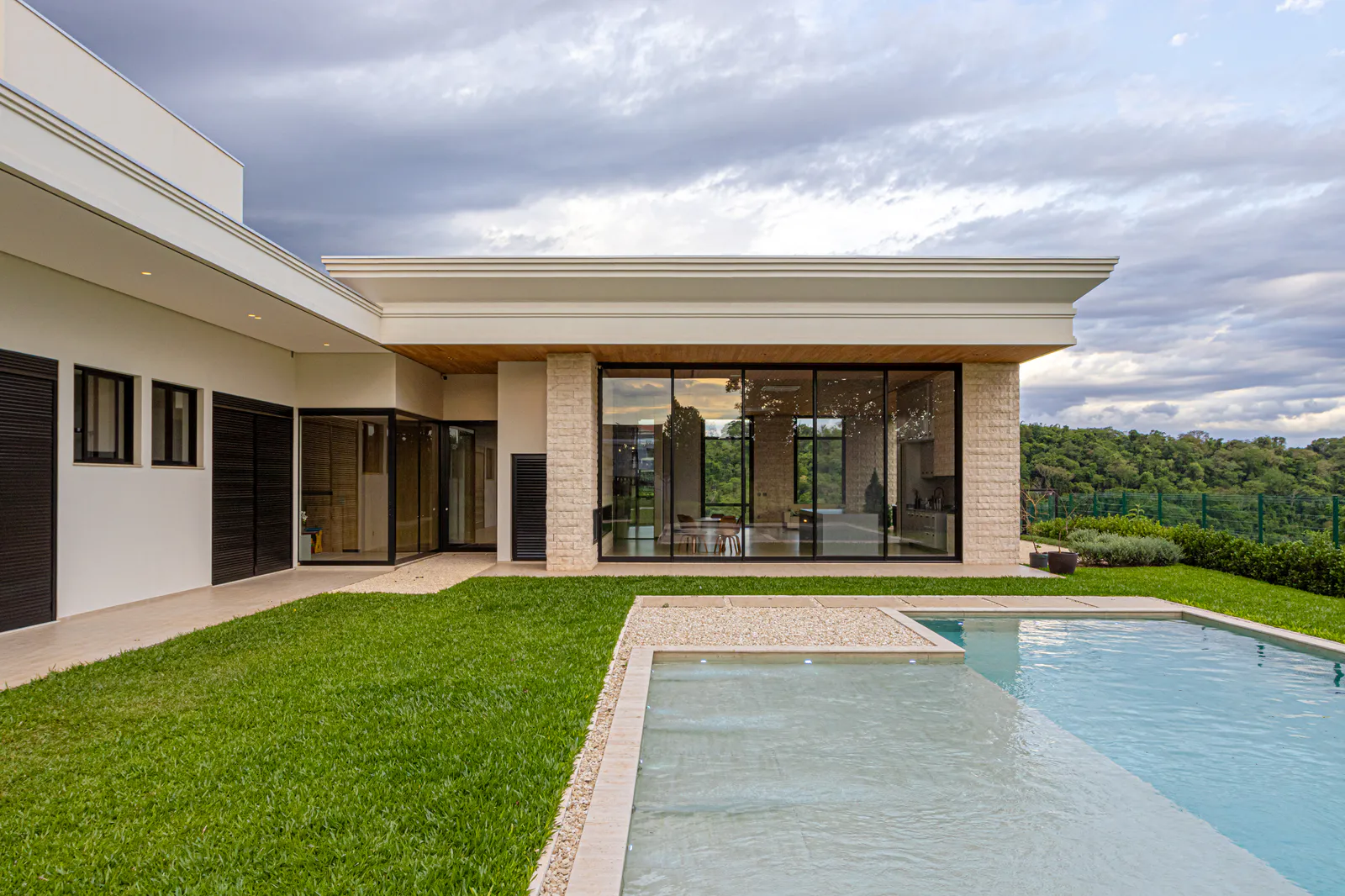 Projeto The Euro Royal M&V — Helo Trindade Arquitetura